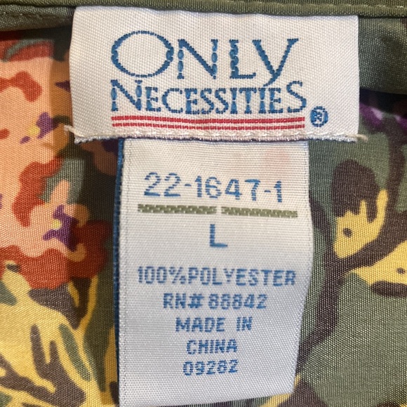3/$20. Only Necessities Woman’s Floral Blouse - Large - Picture 2 of 2
